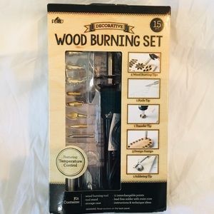 Plaid Wood Burning Set  15 Pcs. New in box. 11 tips